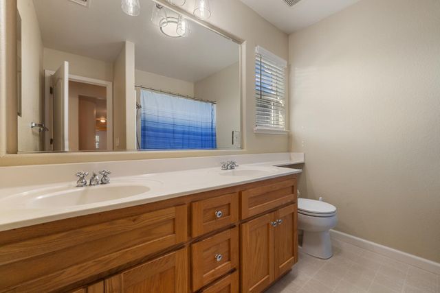 4201 Encore Ln, Modesto, CA 95357