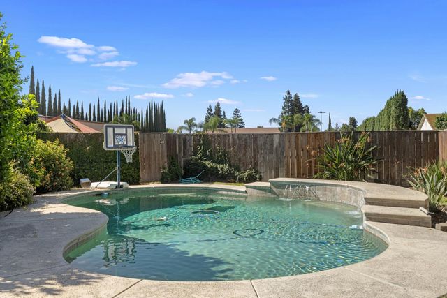 4201 Encore Ln, Modesto, CA 95357