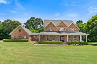 8581 W Stonehenge Drive, Fayetteville, AR 72704