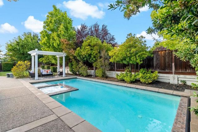 1131 Laguna Creek Lane, Pleasanton, CA 94566