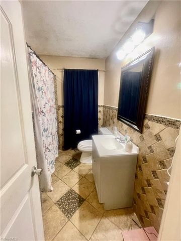 901 10th Street, North Wilkesboro, NC 28659