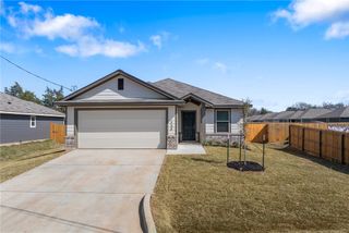 1642 Lucky Street, Bryan, TX 77803