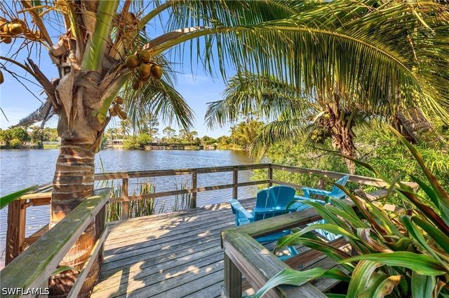 1155 12th ST N, Naples, FL 34102