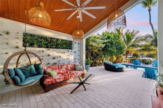 1155 12th ST N, Naples, FL 34102