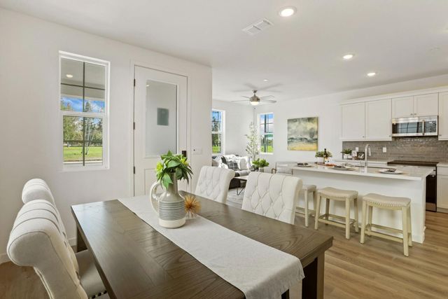 6411 Jacinto Ave, Sacramento, CA 95823