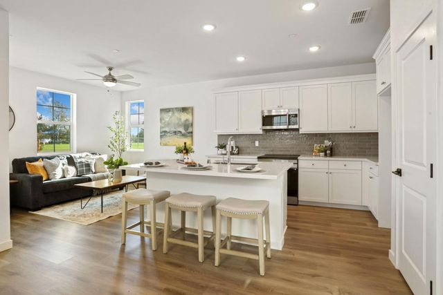 6411 Jacinto Ave, Sacramento, CA 95823