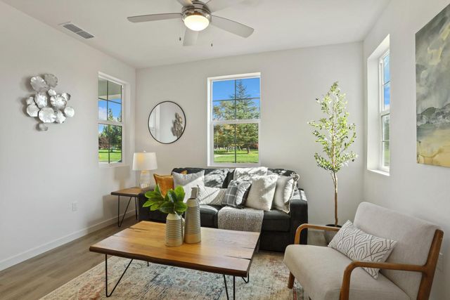 6411 Jacinto Ave, Sacramento, CA 95823