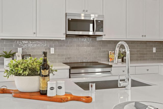 6411 Jacinto Ave, Sacramento, CA 95823