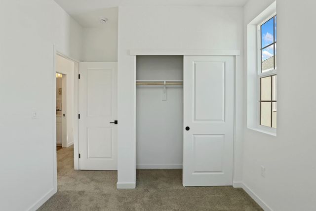 6411 Jacinto Ave, Sacramento, CA 95823