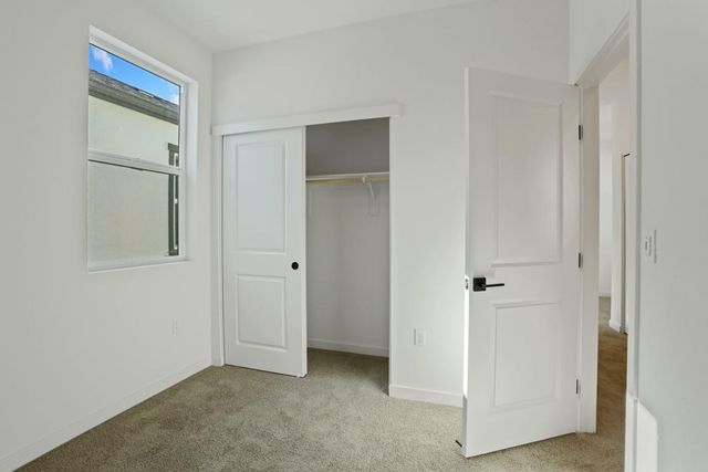 6411 Jacinto Ave, Sacramento, CA 95823