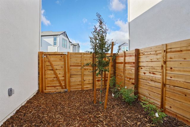 6411 Jacinto Ave, Sacramento, CA 95823