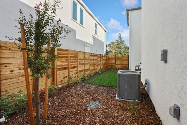 6411 Jacinto Ave, Sacramento, CA 95823