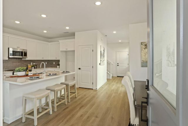 6411 Jacinto Ave, Sacramento, CA 95823