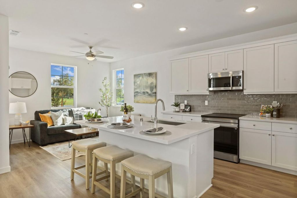 6411 Jacinto Ave, Sacramento, CA 95823