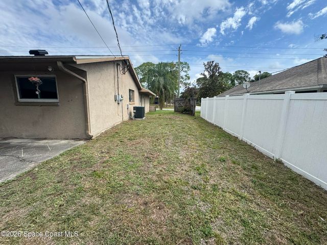 782 Americana Boulevard NE, Palm Bay, FL 32907