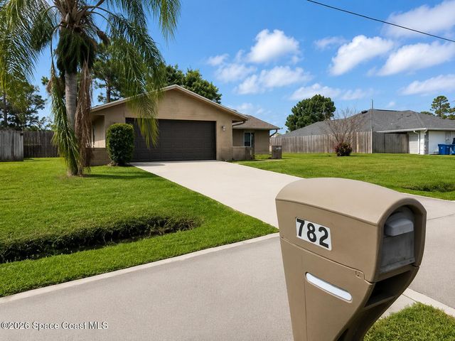 782 Americana Boulevard NE, Palm Bay, FL 32907
