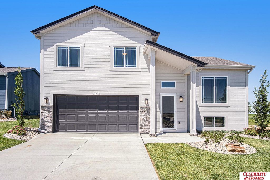 8219 N 175 Street, Bennington, NE 68007