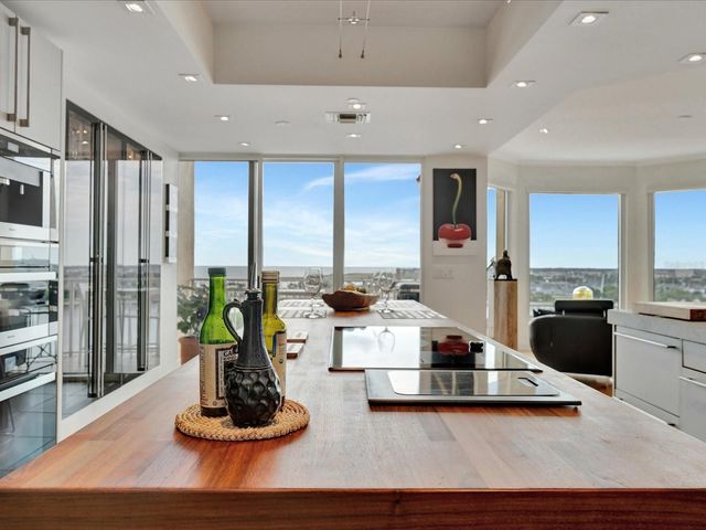 555 5TH AVENUE NE 932, St Petersburg, FL 33701