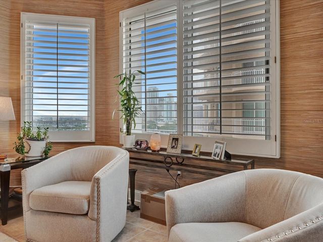 555 5TH AVENUE NE 932, St Petersburg, FL 33701