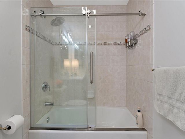 555 5TH AVENUE NE 932, St Petersburg, FL 33701