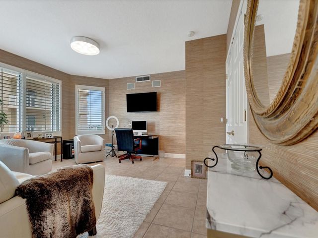 555 5TH AVENUE NE 932, St Petersburg, FL 33701