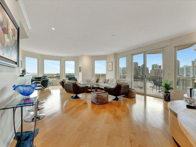 555 5TH AVENUE NE 932, St Petersburg, FL 33701