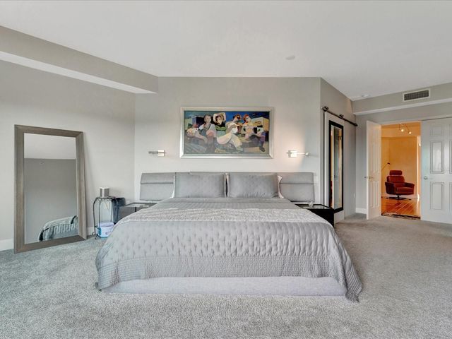 555 5TH AVENUE NE 932, St Petersburg, FL 33701