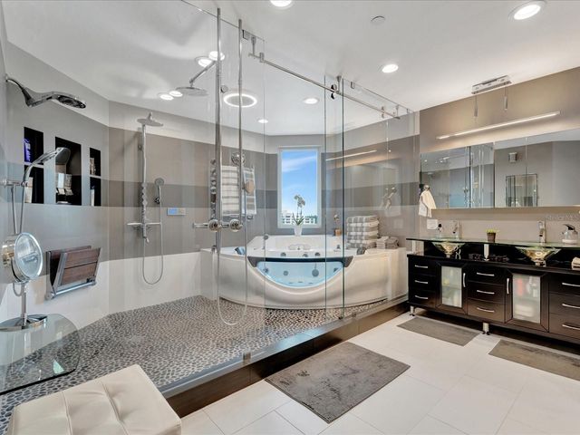 555 5TH AVENUE NE 932, St Petersburg, FL 33701