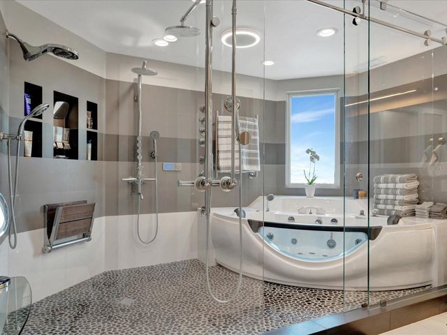 555 5TH AVENUE NE 932, St Petersburg, FL 33701