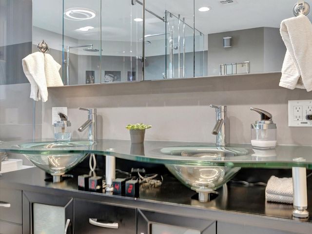 555 5TH AVENUE NE 932, St Petersburg, FL 33701