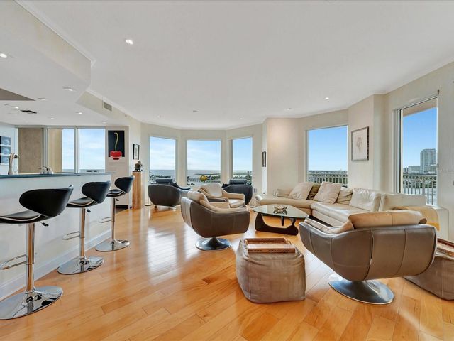 555 5TH AVENUE NE 932, St Petersburg, FL 33701