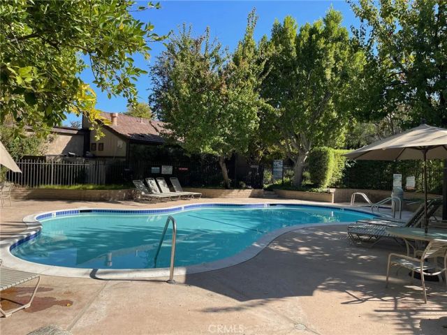 21900 Marylee 281, Woodland Hills, CA 91367