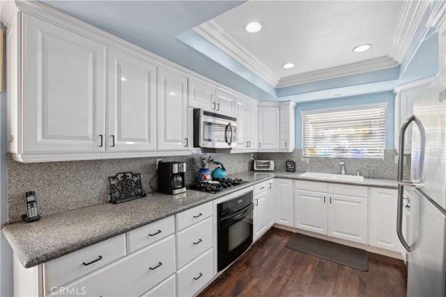 21900 Marylee 281, Woodland Hills, CA 91367