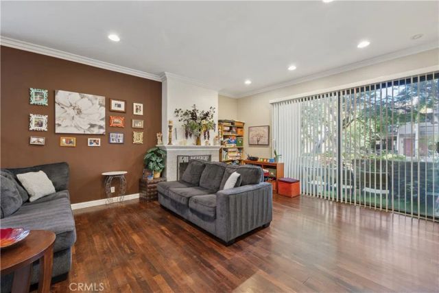 21900 Marylee 281, Woodland Hills, CA 91367