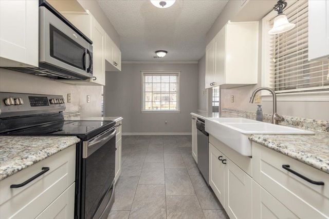 3877 SABAL HILL DR, Bartlett, TN 38135