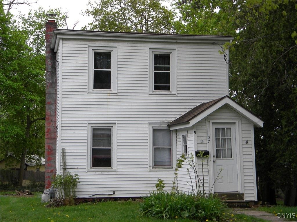 37 West Oneida Street, Lysander, NY 13027