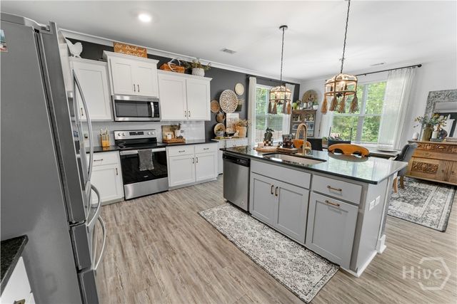 77 Whitaker Way N, Richmond Hill, GA 31324