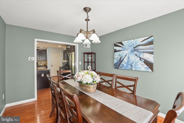 135 SURREY LN, York, PA 17402