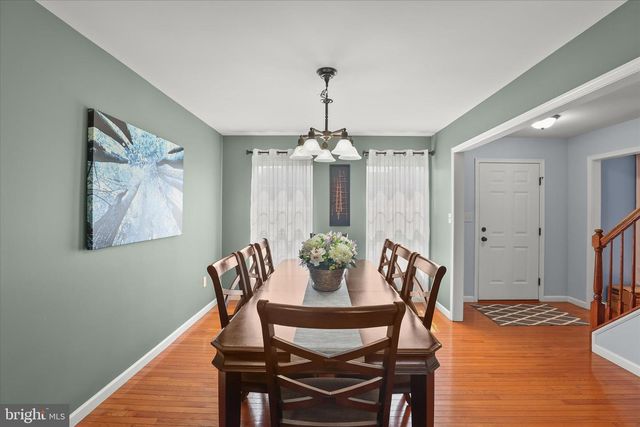 135 SURREY LN, York, PA 17402