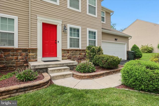135 SURREY LN, York, PA 17402