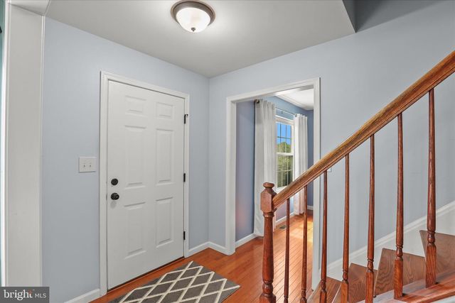 135 SURREY LN, York, PA 17402