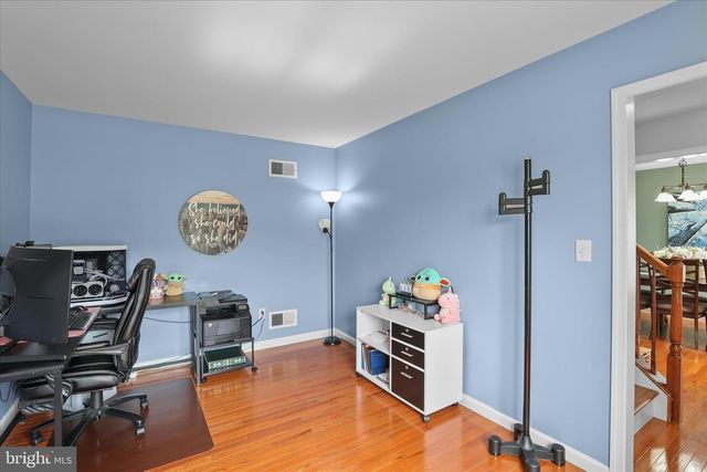 135 SURREY LN, York, PA 17402