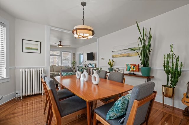 25 Peckham Avenue, Newport, RI 02840