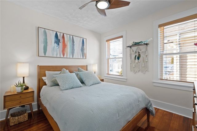 25 Peckham Avenue, Newport, RI 02840