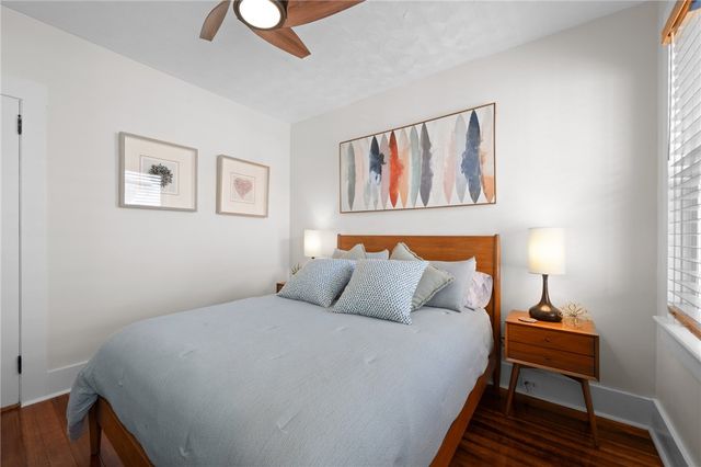 25 Peckham Avenue, Newport, RI 02840