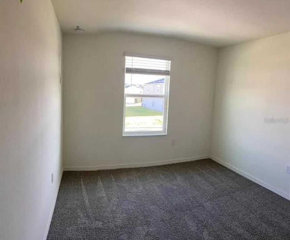 Image 6 of property listing at 1340 MIRABELLA CIRCLE, Davenport, FL 33897