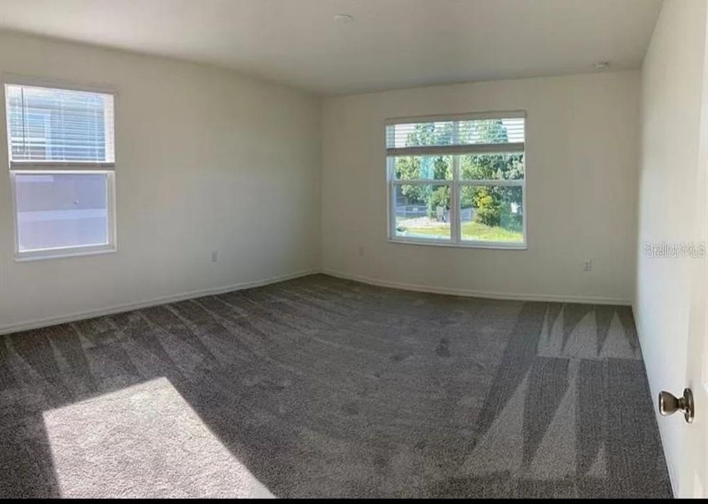 Image 7 of property listing at 1340 MIRABELLA CIRCLE, Davenport, FL 33897