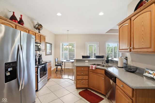 921 Hildebrand Drive, Indianapolis, IN 46217