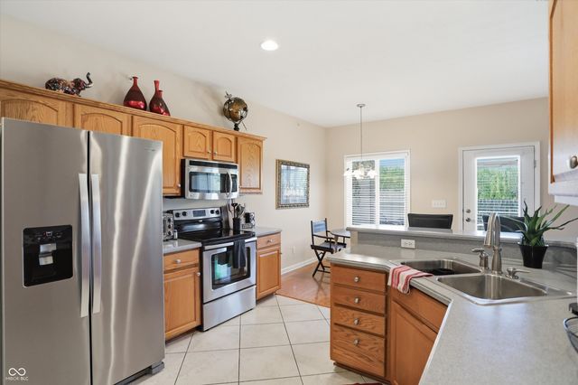 921 Hildebrand Drive, Indianapolis, IN 46217