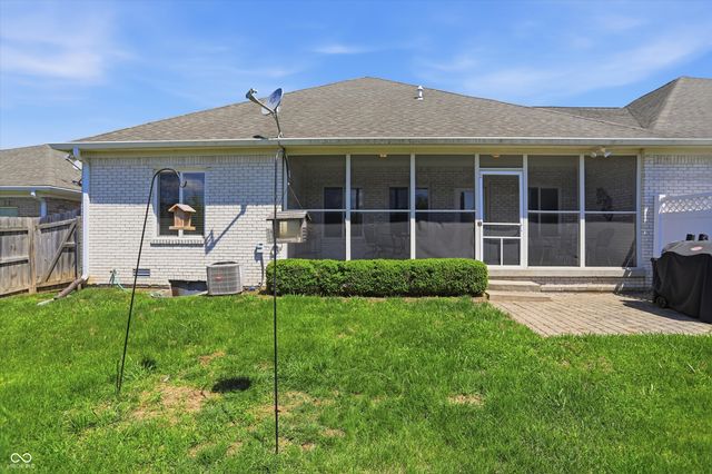 921 Hildebrand Drive, Indianapolis, IN 46217